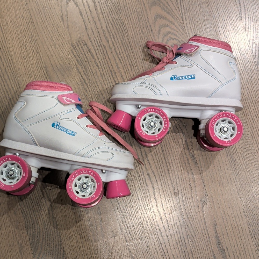 Chicago Skates Vintage 80s Kids Quad Roller Skates White Pink 8618J Size 3 US